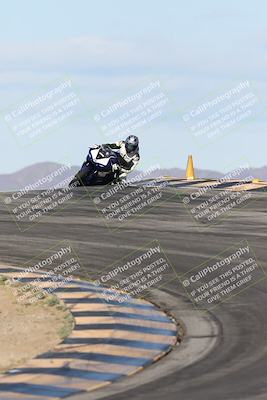 media/Nov-16-2025-Race Pace (Sun) [[8c5fa54630]]/Verified Riders/1-Turns 9 and 10 (925am)/